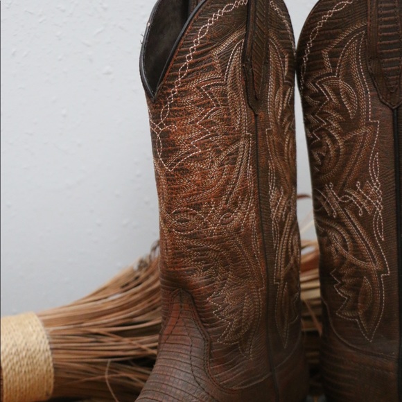 Boots - Picture 3 of 6